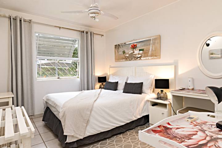 Chakas Cove 23 Main Bedroom